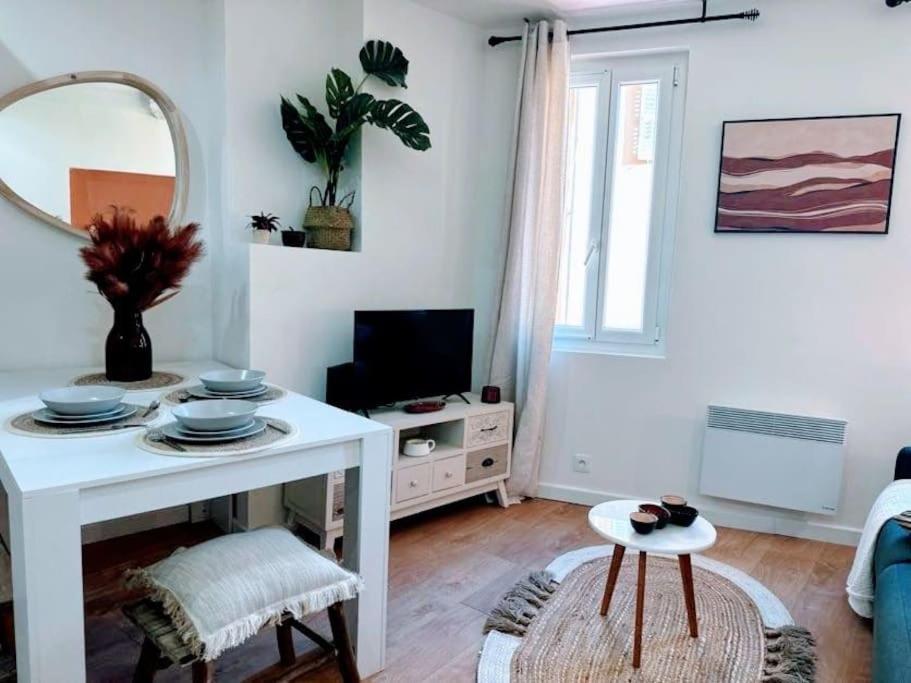 Studio Aux Pieds Des Parfumeries Grasse Exterior foto